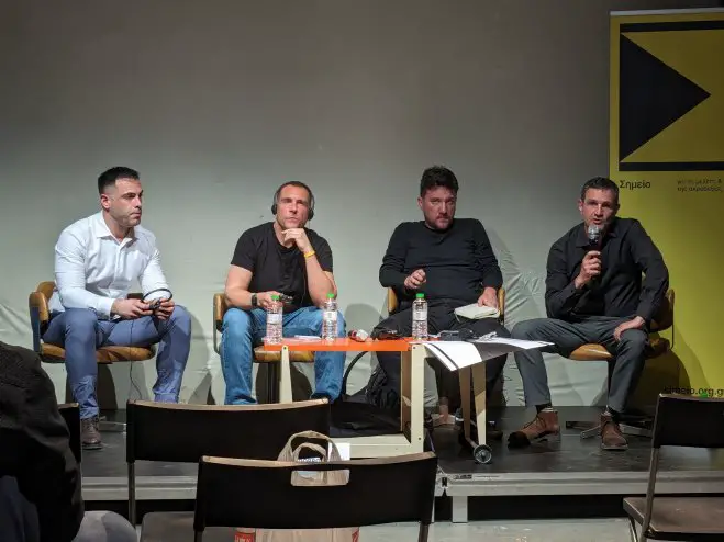 Unser Foto (© Nils Sänger) zeigt das Panel der Diskussionsrunde: (von links) Kimonas Tolias, Oliver von Dobrowolski, Kostas Koukoumakas und Kostis Papaioannou.