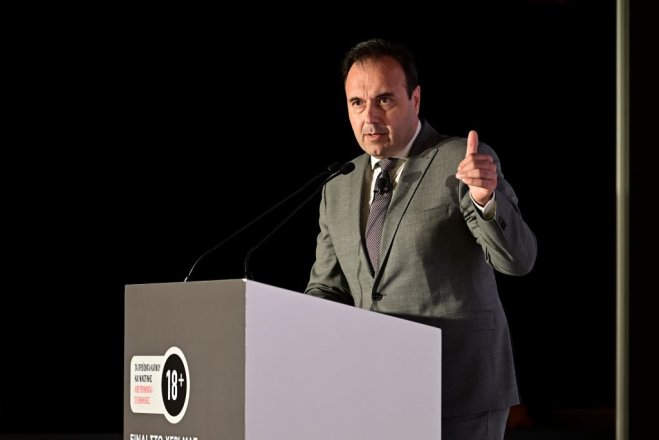 Unser Archivfoto (© Eurokinissi ) zeigt Minister Dimitris Papastergiou auf einer Veranstaltung des Ministerium für Gesundheit am 1. September 2025.