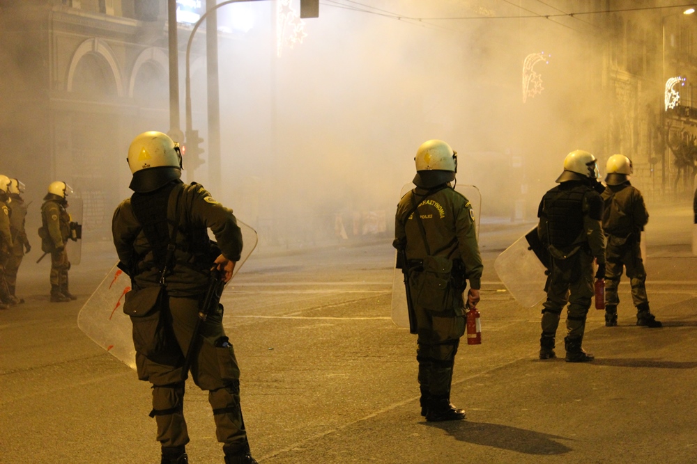 Die Polizei setzte Tränengas gegen die Demonstranten ein. 
