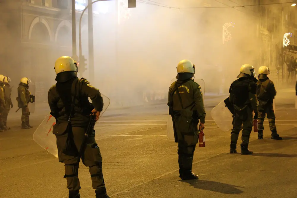 Die Polizei setzte Tränengas gegen die Demonstranten ein. 
