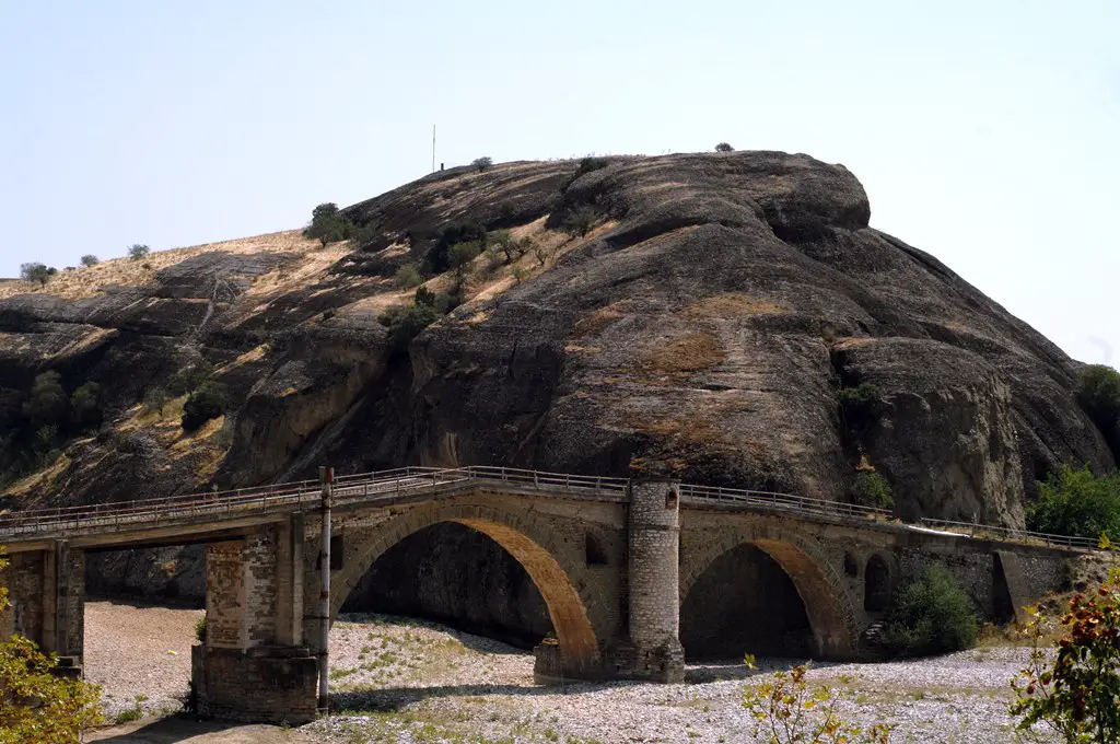 221101 Sarakina 2 SMALL