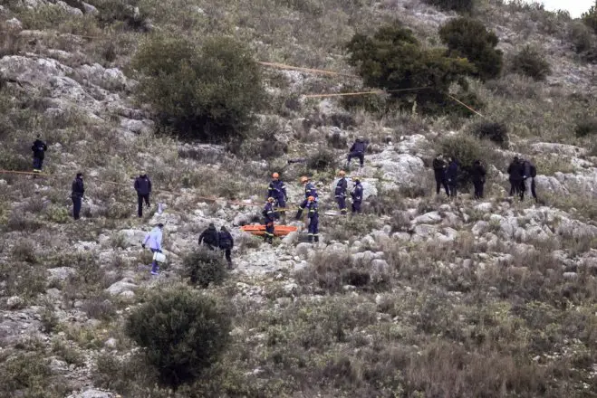 Unsere Fotos (© Eurokinissi) entstanden bei der Bergung einer Leiche in der Gemeinde Tyrnavos.