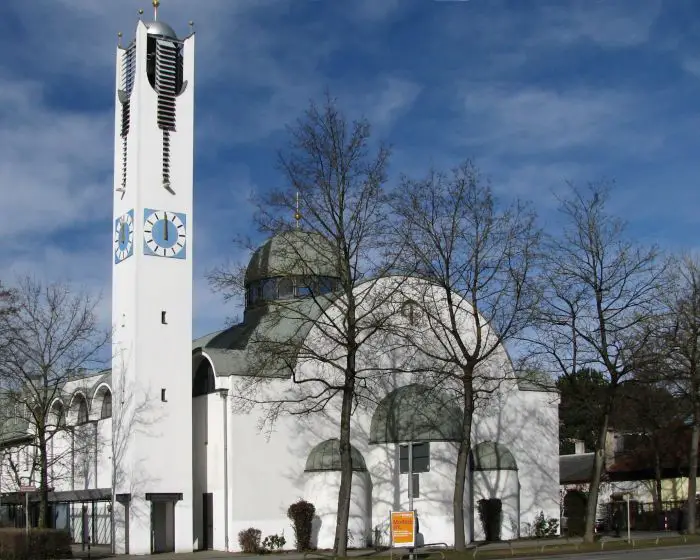 Glockenläuten aus der griechisch-orthodoxen Allerheiligenkirche in München