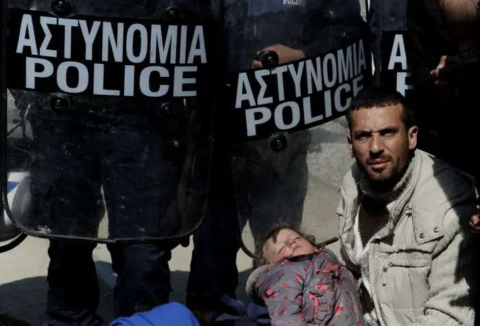 Eisenbahnlinie bei Idomeni nach Räumung prompt wieder besetzt