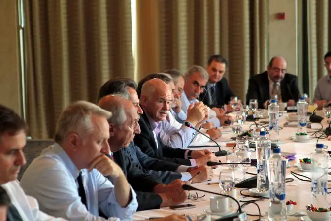 Ministerrat und Dreier-Gespräch mit Berlin und Paris