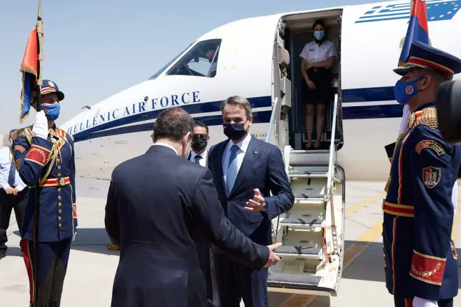 Unser Foto (© Eurokinissi) entstand während des offiziellen Besuches von Ministerpräsident Kyriakos Mitsotakis in Ägypten.