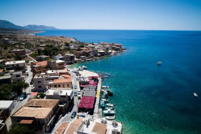 Unser Archivfoto (© Eurokinissi) die Ortschaft Gerolimenas in der Mani.