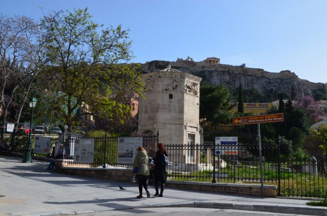 Foto (© Griechenland Zeitung / Jan Hübel): Sonniger Spaziergang durch Athen!
