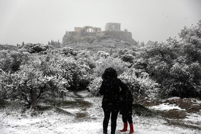 Foto (© Eurokinissi): Die Akropolis in weißer Pracht.