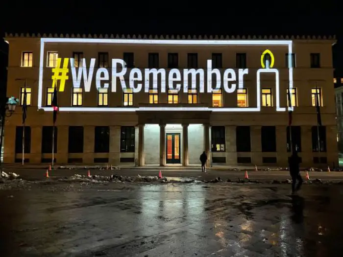 Unser Foto (© Eurokinissi) entstand am 27. Januar vor dem Rathaus in Athen.