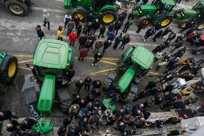 Unser Archivfoto (© Eurokinissi) entstand während einer Protestaktion von Landwirten in der Stadt Trikala.