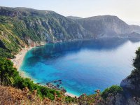 Foto (© GZlg): Petani Beach, das Schnorchelparadies auf Kefalonia.