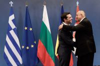 Unser Foto (©Konstantinos Tsakalidis / SOOC) zeigt Griechenlands Ministerpräsident Alexis Tsipras (l.) mit seinem Amtskollegen aus Bulgarien Bojko Borissow