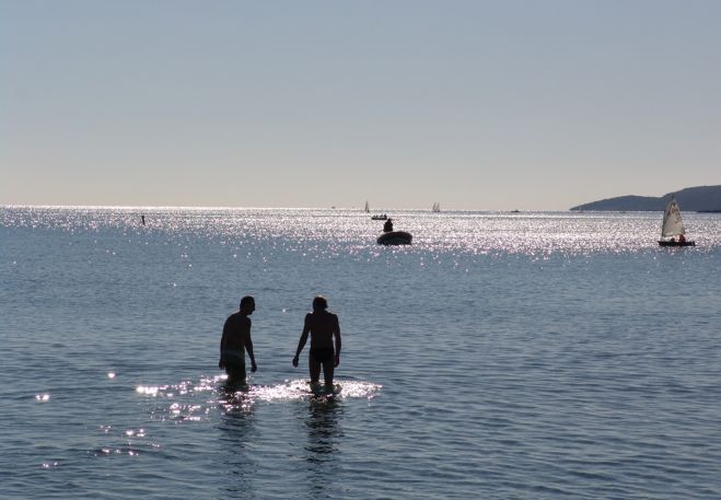 Handgranate im Meer in Mittelgriechenland sichergestellt