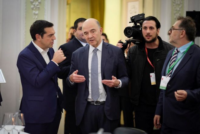 Unser Archivfoto entstand am 1. Dezember 2017 und zeigte den EU-Kommissar für monetäre Angelegenheiten Pierre Moscovici während eines Treffens mit Ministerpräsident Alexis Tsipras (l.). Moscovici wird in dieser Woche in Athen erwartet. 