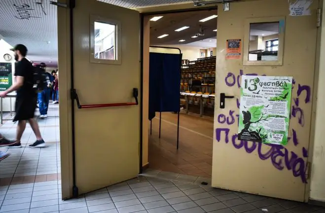 Unser Foto (© Eurokinissi) entstand am Mittwoch (16.5.) in einer Athener Universität.