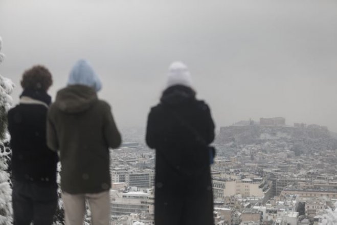 Unser Foto (© Eurokinissi) entstand am Montag (24.1.) auf dem Athener Lykabettus-Hügel.