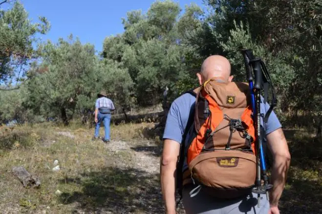 Unser Archivfoto (© Jan Hübel / Griechenland Zeitung) zeigt Wanderer auf der Insel Skiathos.