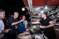 Unser Archivfoto ( (© Eurokinissi) entstand auf der „Piraeus Taste Fair“ im Jahre 2023. 