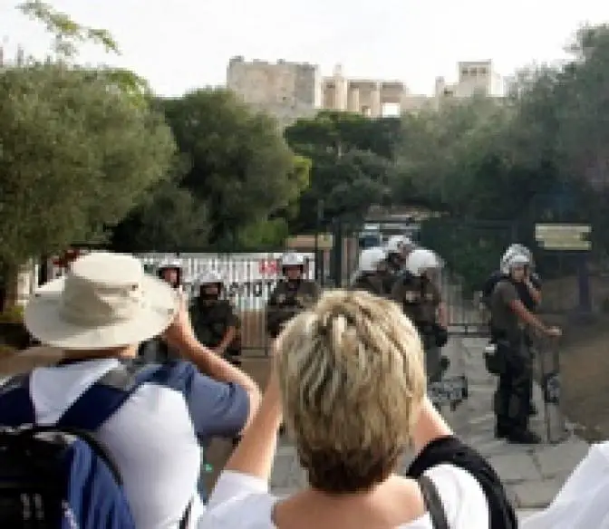 Bereitschaftspolizei räumte Akropolis