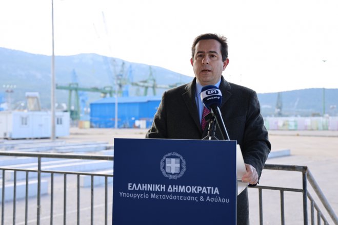 Unser Foto (© Eurokinissi) zeigt den Migrationsminister Notis Mitarakis.
