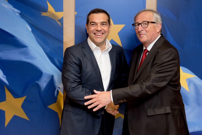 Unser Foto (© Eurokinissi) zeigt Ministerpräsident Alexis Tsipras (l.) und den Präsidenten der EU-Kommission Jean-Claude Juncker.