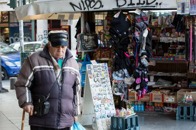 Wintereinbruch - Athener trotzen der Kälte