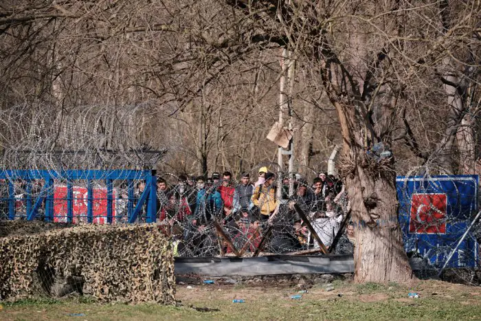 Unsere Fotos (© Pressebüro des Ministerpräsidenten / Dimitris Papamitsos) entstanden am Dienstag (3.3.) an der Grenze zwischen Griechenland und der Türkei.