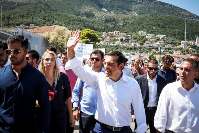 Foto (© Eurokinissi) zeigt Ministerpräsident Alexis Tsipras auf der Insel Ithaka.