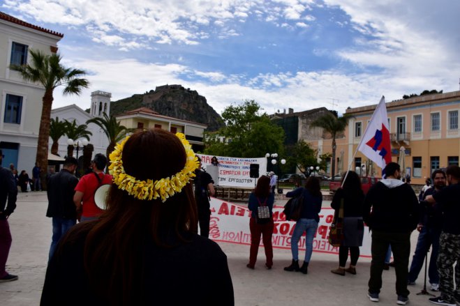 Unser Archivfoto (© Eurokinissi) entstand vor einem Jahr während einer Demonstration zum Maifeiertag in Nafplion auf der Peloponnes.