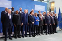 Unsere Fotos (© Eurokinissi) entstanden am Sonntag (19.1.) in Berlin.