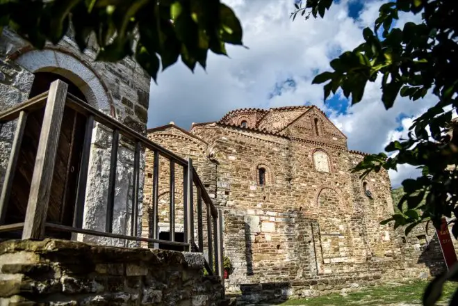 Unser Archivfoto (© Eurokinissi) zeigt eine byzantinische Kirche in Arta
