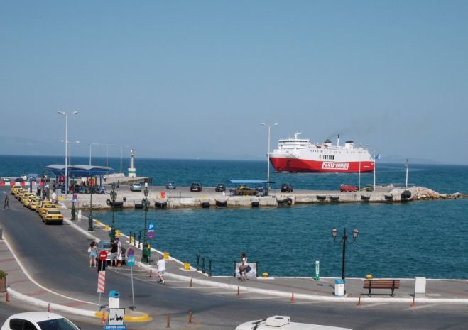 Schiff vor Griechenland in Seenot - und Auslaufverbot für Schiffe