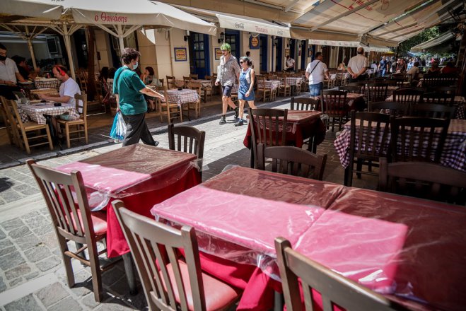 Unser Archivfoto (© Eurokinissi) zeigt eine Taverne im Athener Zentrum.