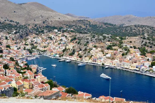 Der buchstäblich malerische Hafen von Symi (Fotos: GZlk)