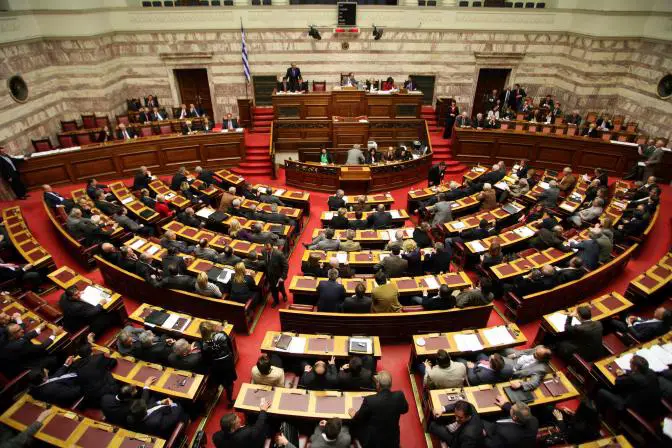 Gesetz zur Sozial- und Rentenversicherung verabschiedet