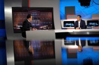 Unser Foto (© Eurokinissi) zeigt Ministerpräsident Alexis Tsipras am Dienstag (5.6) im ERT-Studio.