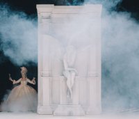 "The new home" ist ab heute (27.11.) im Rex Theater in Athen zu sehen (© n-t.gr).