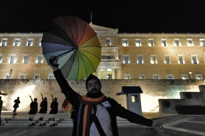 Lebenspartnerschaften für gleichgeschlechtliche Paare in Griechenland legalisiert