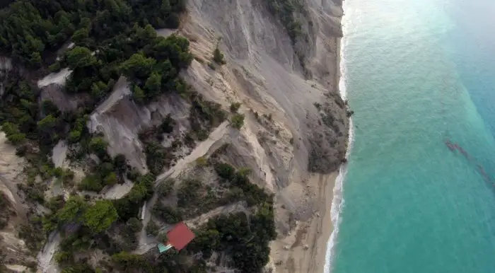 Unser Beispielfoto (© Eurokinissi) zeigt einen Strand auf der Insel Lefkada.