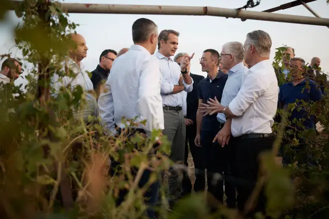 Unser Foto (© Eurokiniss) zeigt Premierminister Kyriakos Mitsotakis bei Korinth.