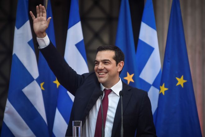 Gemischte Reaktionen auf „Krawatten-Auftritt“ von Tsipras <sup class="gz-article-featured" title="Tagesthema">TT</sup>