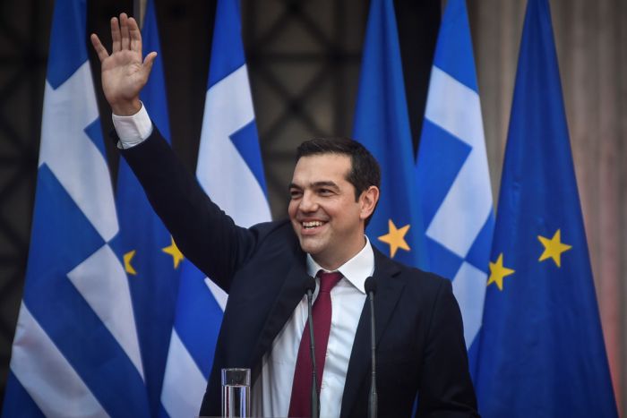 Gemischte Reaktionen auf „Krawatten-Auftritt“ von Tsipras