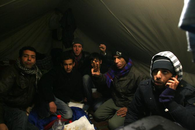 Immigranten kehren nach Hungerstreik zurück nach Kreta