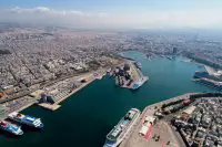 Foto (© Eurokinissi): Der Hafen von Piräus.