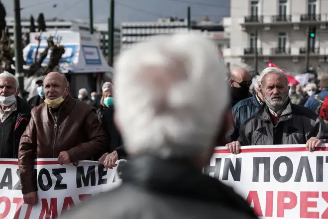 Unsere Archivfotos (© Eurokinissi) entstanden im Rahmen von Demonstrationen von Rentnern.