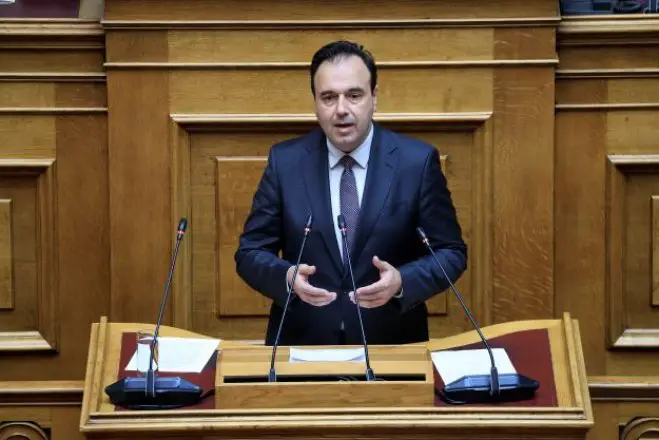 Unser Foto (© Eurokinissi) zeigt den Minister für digitale Regierungsführung, Dimitris Papastergiou