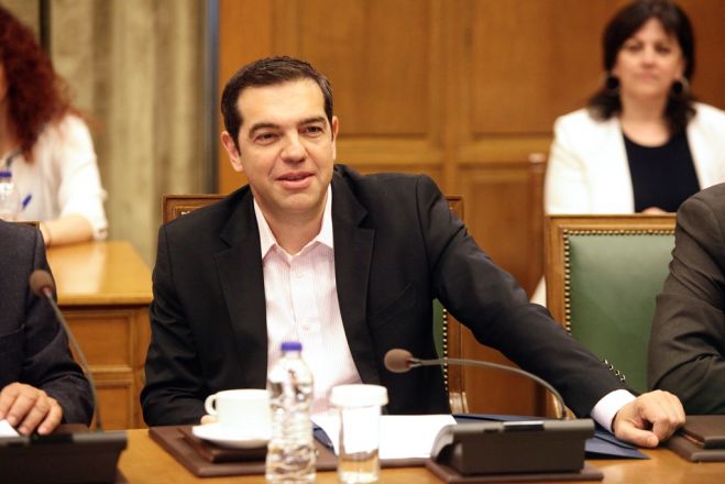 Unser Foto (© Eurokinissi) zeigt Ministerpräsident Alexis Tsipras während der Sitzung seines Ministerrates.