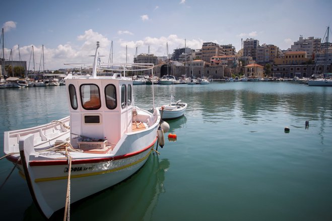 Unser Archivfoto (© Eurokinissi) entstand im Hafen von Heraklion auf Kreta.
