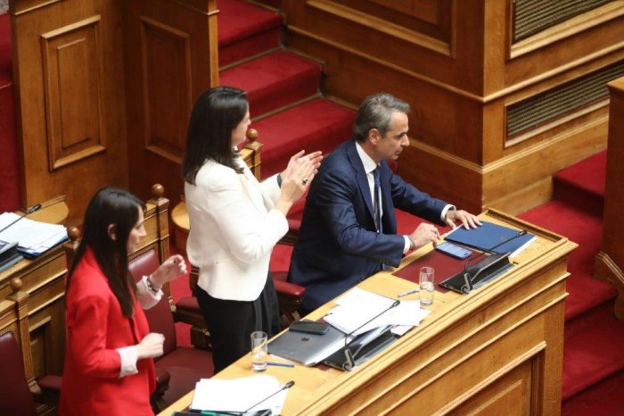Unser Foto (© Eurokinissi) zeigt Ministerpräsident Kyriakos Mitsotakis am Mittwoch, 1.11., im Parlament.
